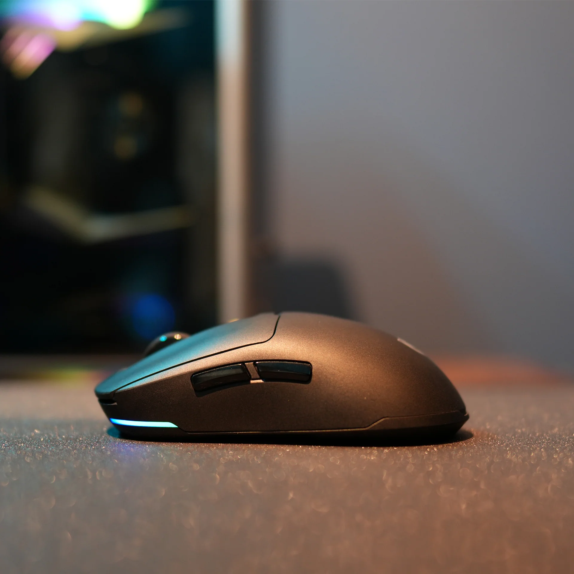 ARION Superlight TRI-Mode Gaming Mouse - Image 4